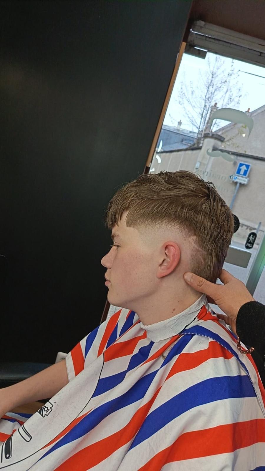 Coupe texturée avec dégradé bas